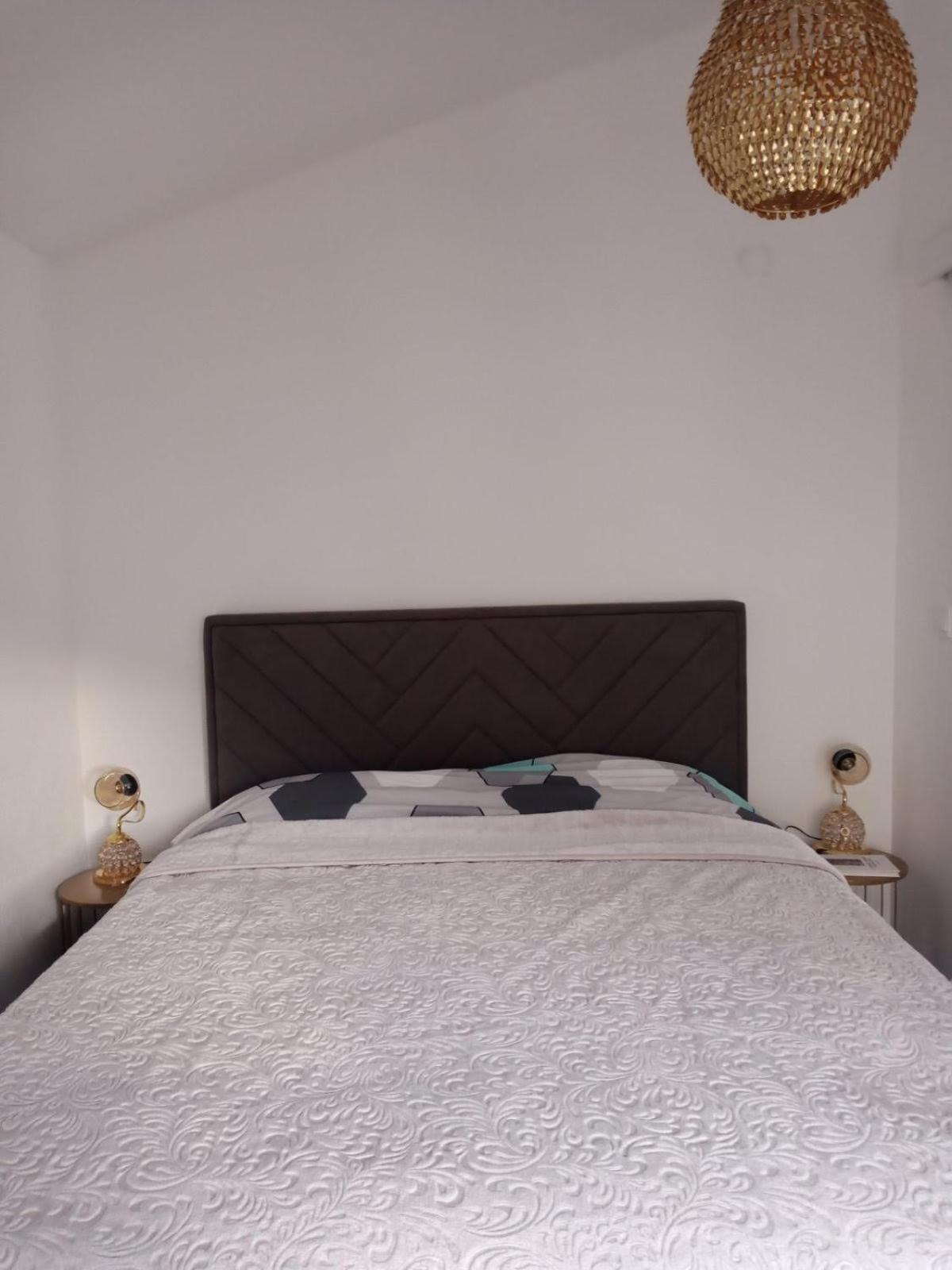 בודווה Apartman Becir מראה חיצוני תמונה