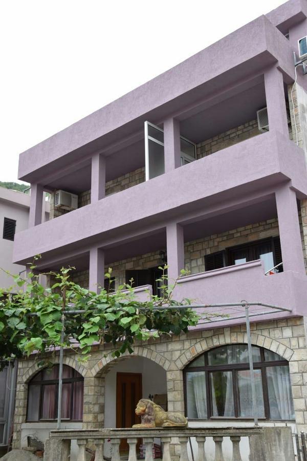 בודווה Apartman Becir מראה חיצוני תמונה