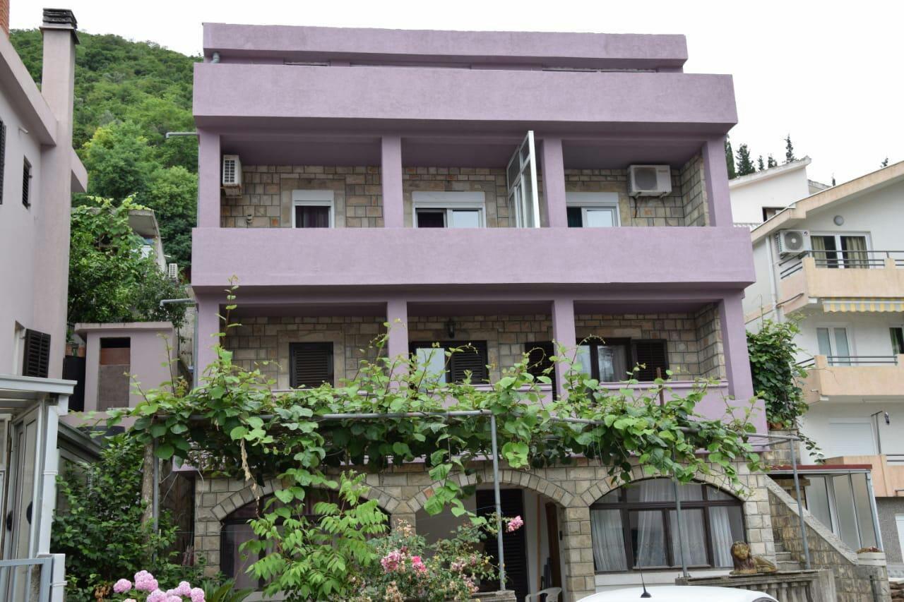 בודווה Apartman Becir מראה חיצוני תמונה